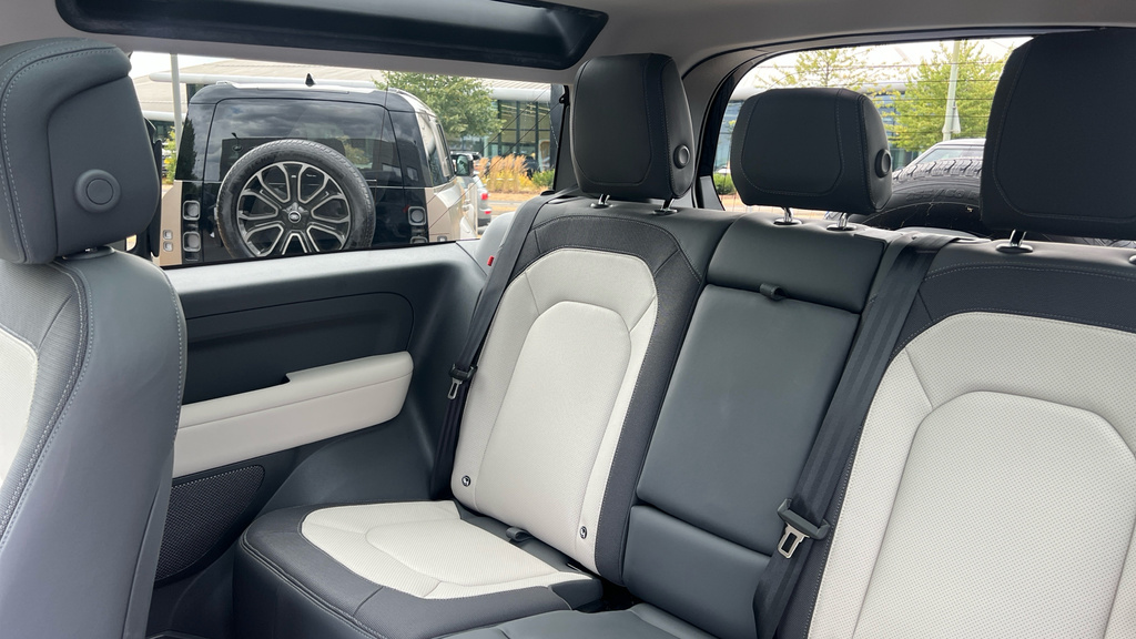 Land Rover Defender 90 X-dynamic Hse 90 Black #4
