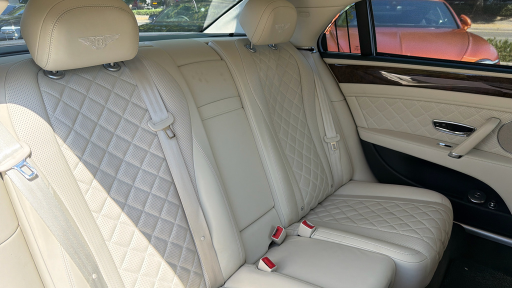 Bentley Flying Spur V8 Green #18