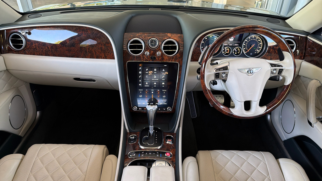 Bentley Flying Spur S LF18CXX #4