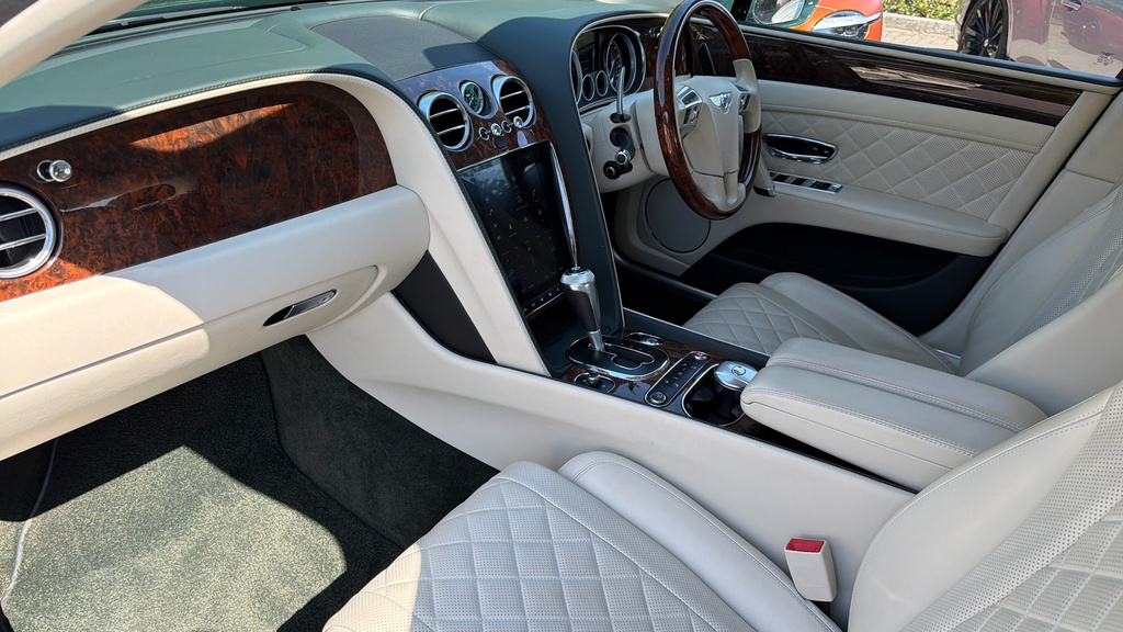 Bentley Flying Spur S LF18CXX #2