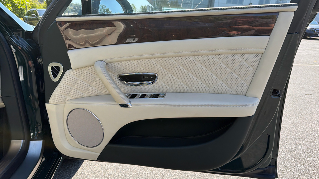 Bentley Flying Spur V8 Green #20