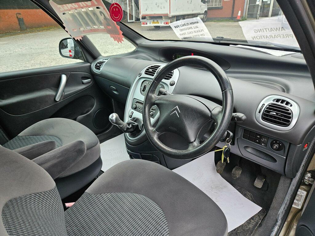 Citroen Xsara Picasso Mpv Red #10