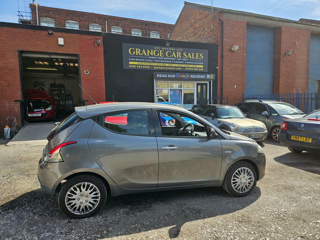 Chrysler Ypsilon S Grey