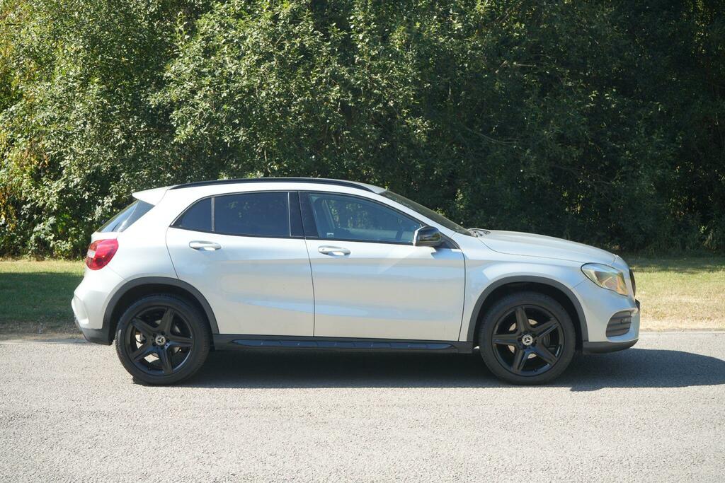 Mercedes-Benz GLA Class Amg Line Silver #5