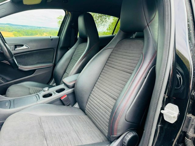 Mercedes-Benz GLA Class 2.1 Gla220 Cdi 4Matic Amg Line Premium 168 Bhp White #9