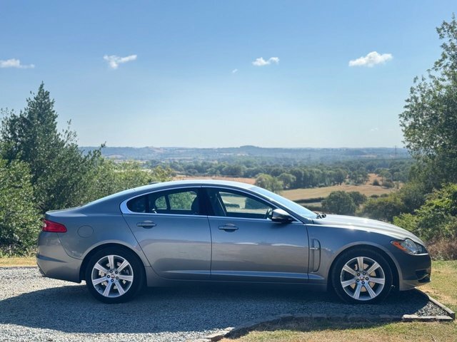 Jaguar XF V6 Luxury Saloon Grey #4