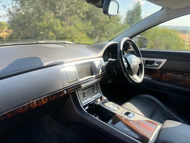 Jaguar XF 3.0D V6 Luxury Euro 5 Grey #13