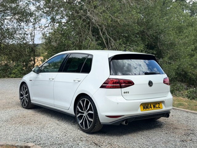 Volkswagen Golf Tsi Bluemotion Tech Gti White #2