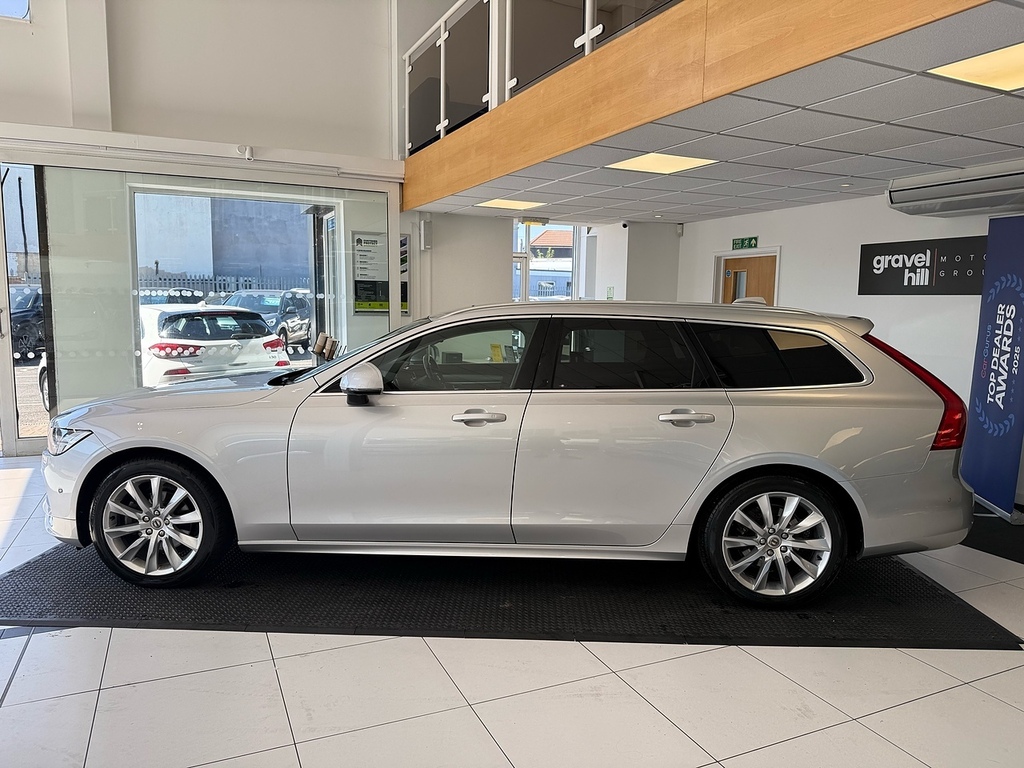 Volvo V90 2.0 D4 Momentum Plus Estate Euro 6 Silver #4