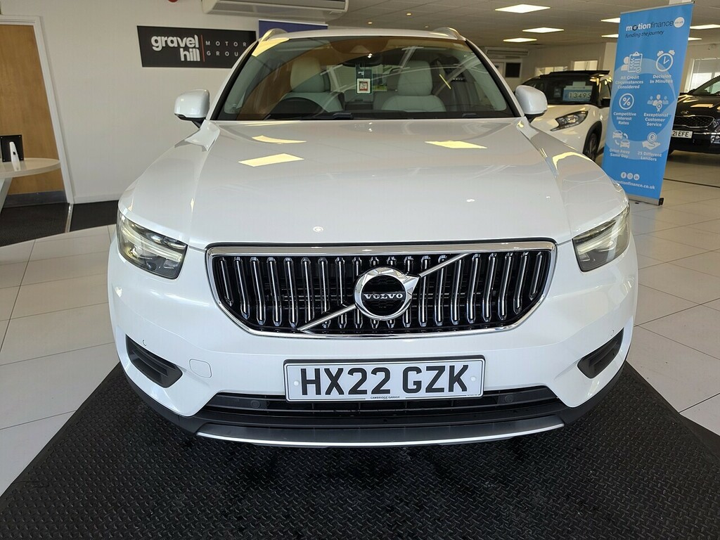 Volvo XC40 H T5 Twin Engine Inscription U2749 Ulez White #2