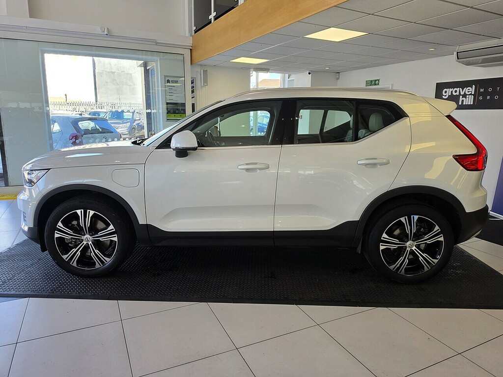 Volvo XC40 H T5 Twin Engine Inscription U2749 Ulez White #4