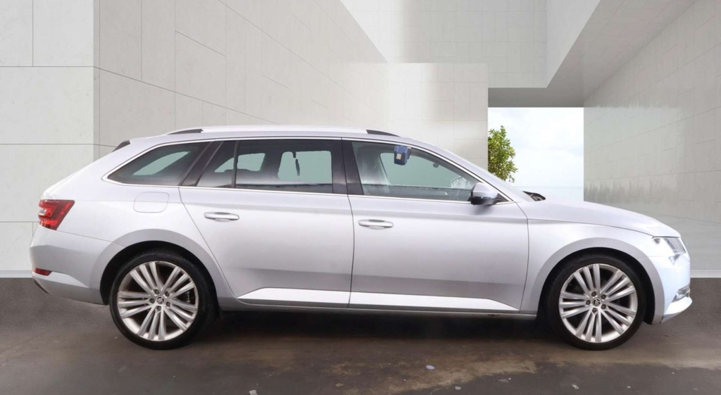 Skoda Superb 2.0 Tdi Sportline Euro 6 Ss White #7