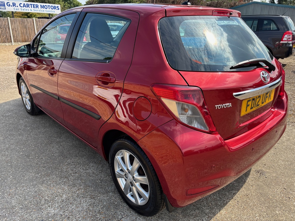 Toyota Yaris 1.33 Dual Vvt-i T Spirit Multidrive S Euro 5 Red #4