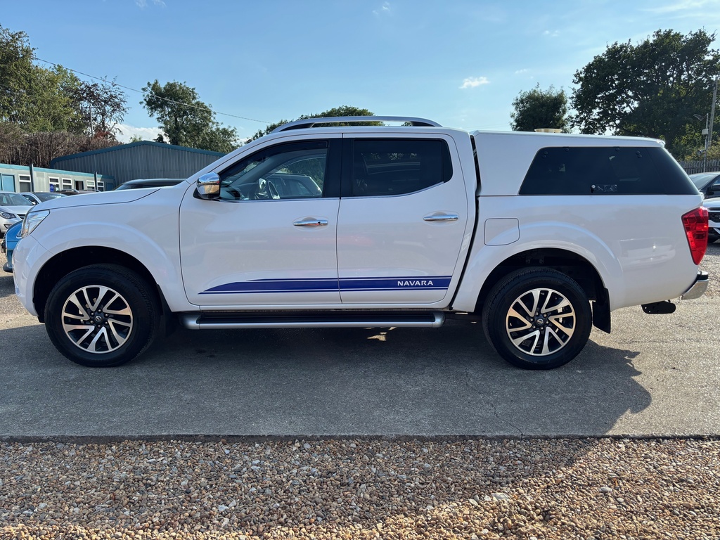Nissan Navara 2.3 Dci Tekna 4X4 Shr Dcb 190 Bhp White #7