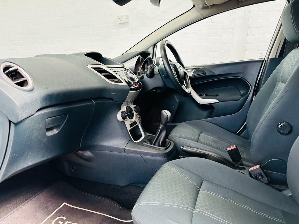 Ford Fiesta Edge 1.4 Tdci 8X Services 20 Road Tax Silver #2