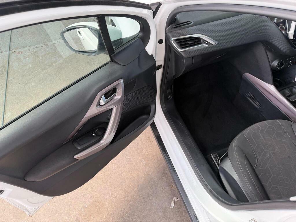 Peugeot 2008 1.2 Puretech Feline Suv Eat Euro 6 Ss Black #10