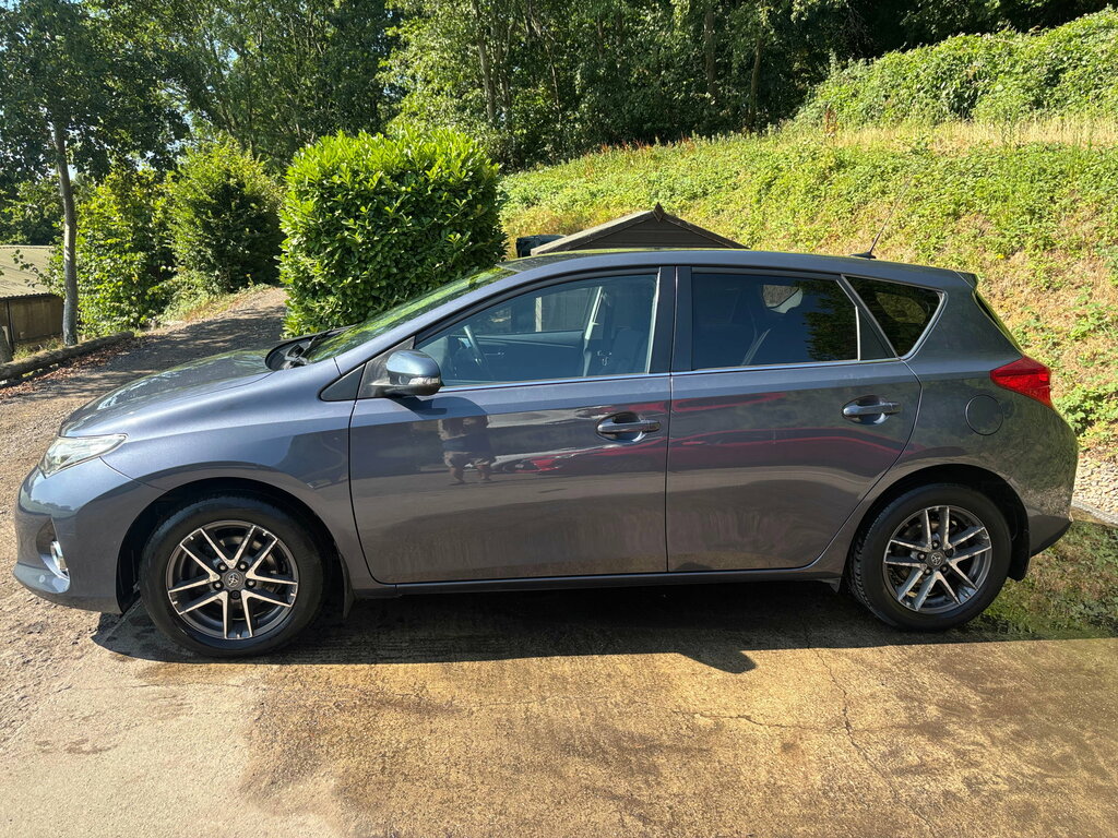 Toyota Auris 1.6 V-matic Icon Hatchback Multidrive S Silver #8