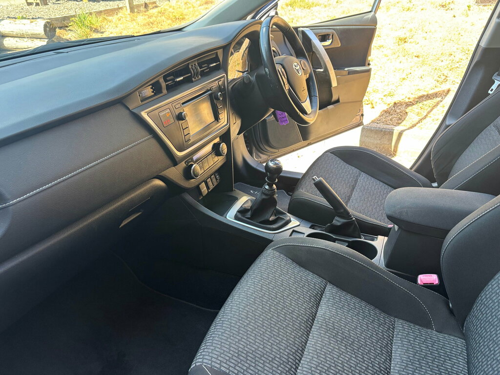 Toyota Auris 1.6 V-matic Icon Hatchback Multidrive S Silver #12
