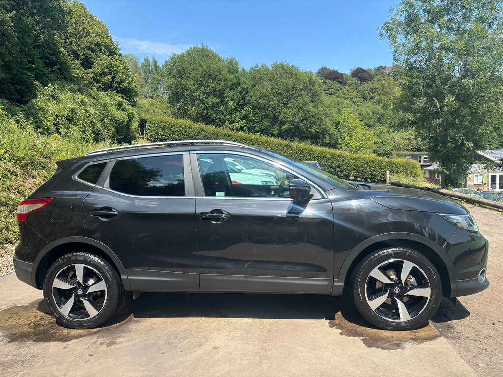 Nissan Qashqai 1.2 Dig-t N-connecta Suv 2Wd Eur Black #4
