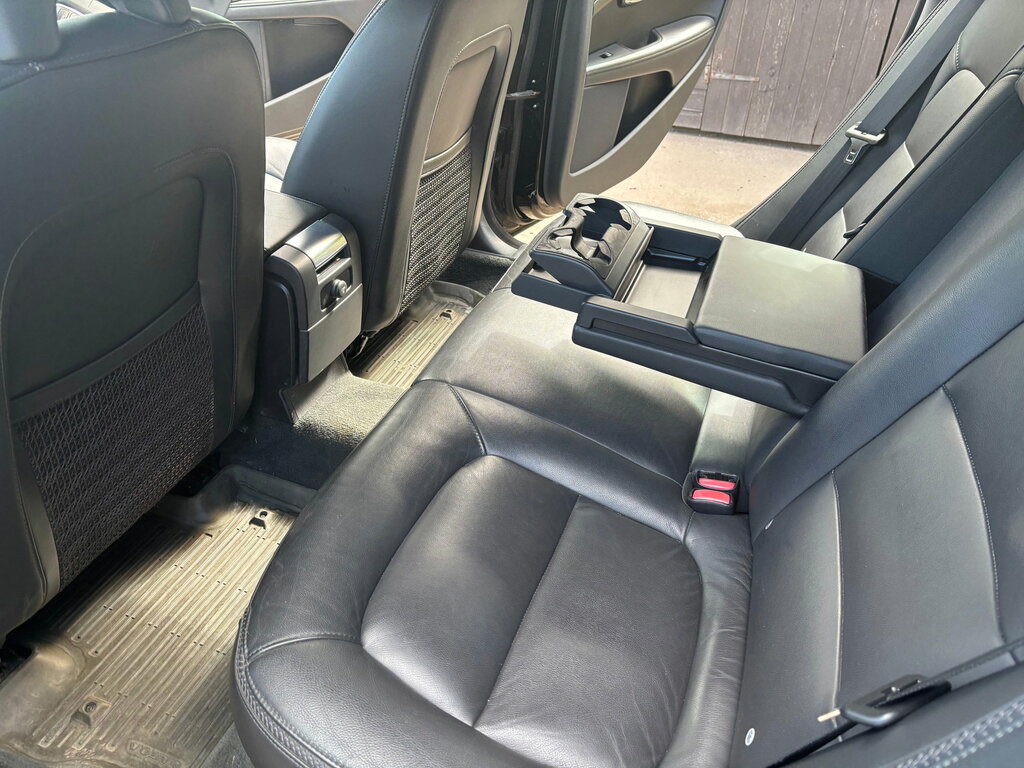 Volvo XC70 D5 220 Se Lux Awd Geartronic Black #12