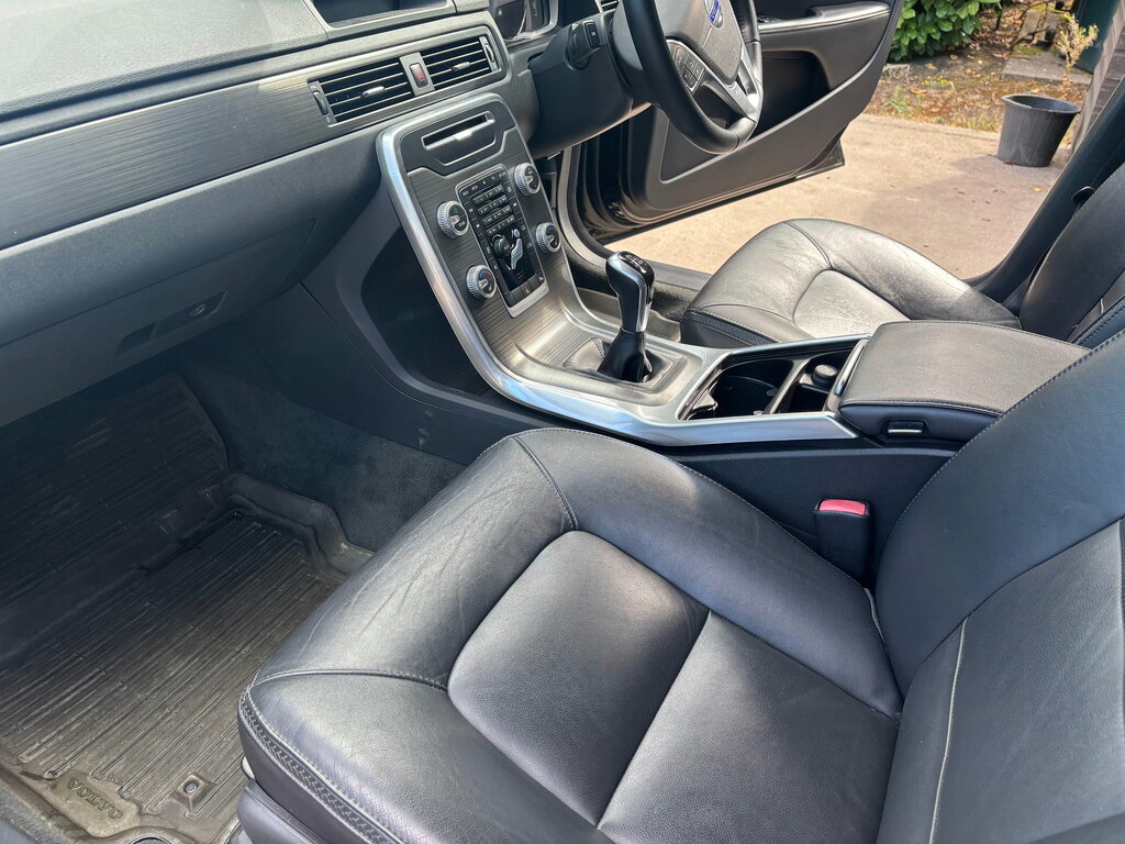 Volvo XC70 D5 220 Se Lux Awd Geartronic Black #10