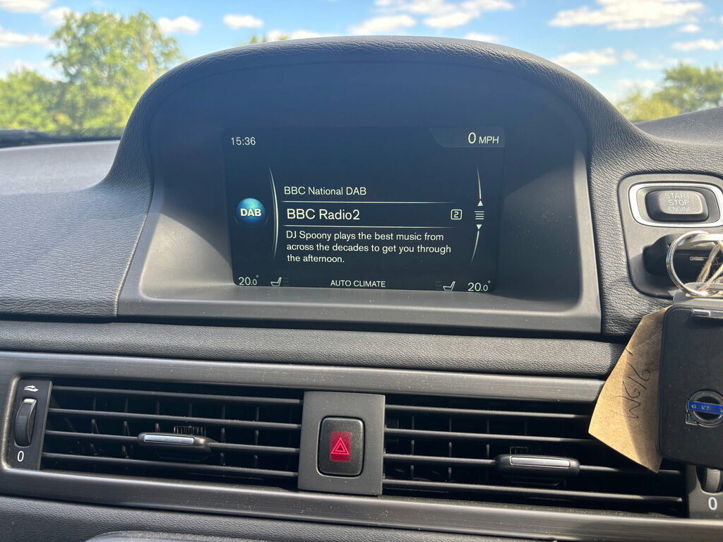 Volvo XC70 D5 220 Se Lux Awd Geartronic Black #16