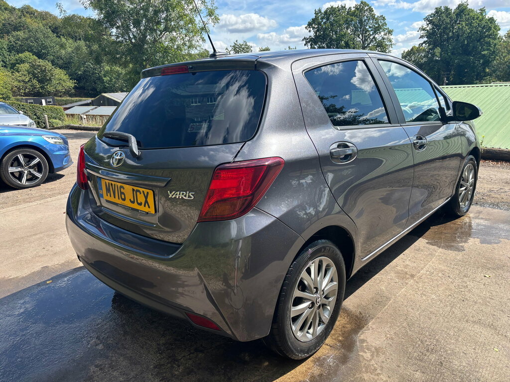 Toyota Yaris 1.33 Dual Vvt-i Icon Hatchback E Grey #5