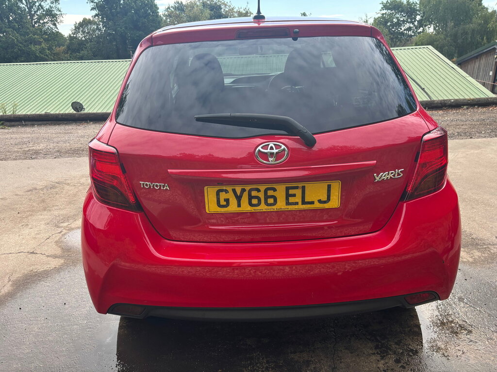 Toyota Yaris 1.33 Dual Vvt-i Icon Hatchback E Red #6