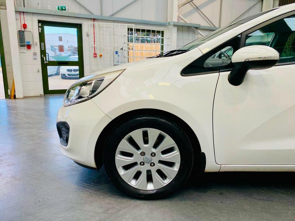 Kia RIO 1.4 1 Hatchback 139 Gkm, 95 Bh White #22