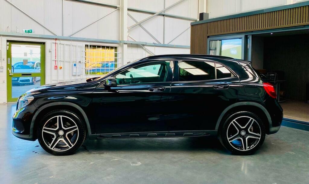 Mercedes-Benz GLA Class 2.1 Gla220d Amg Line Premium 7G-dct 4Matic Euro Black #2