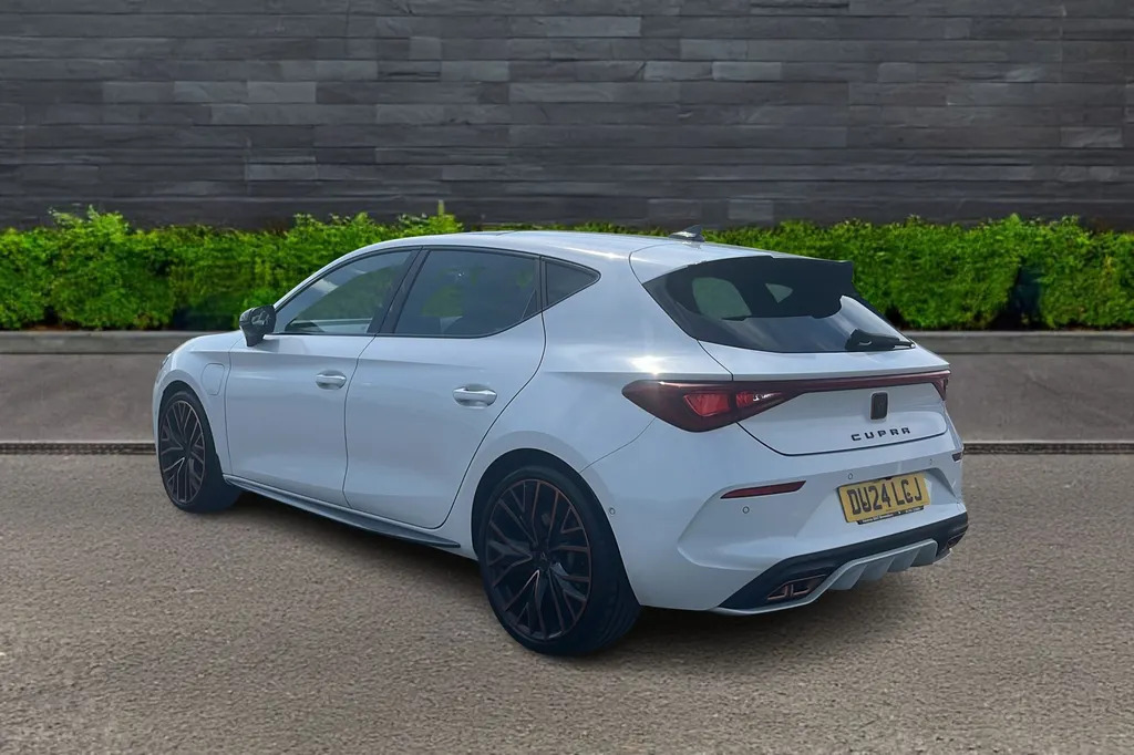 Cupra Leon 1.4 Ehybrid Vz2 Design Edition DU24LCJ White #5