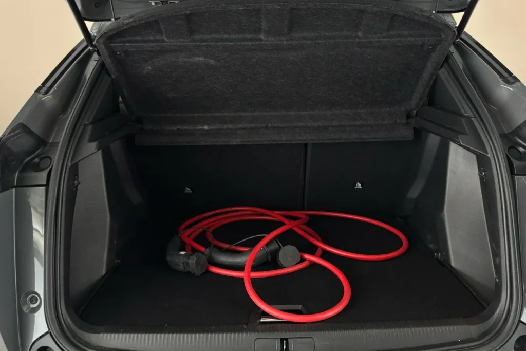 Peugeot e-2008 50Kwh Gt 7Kw Charger #9