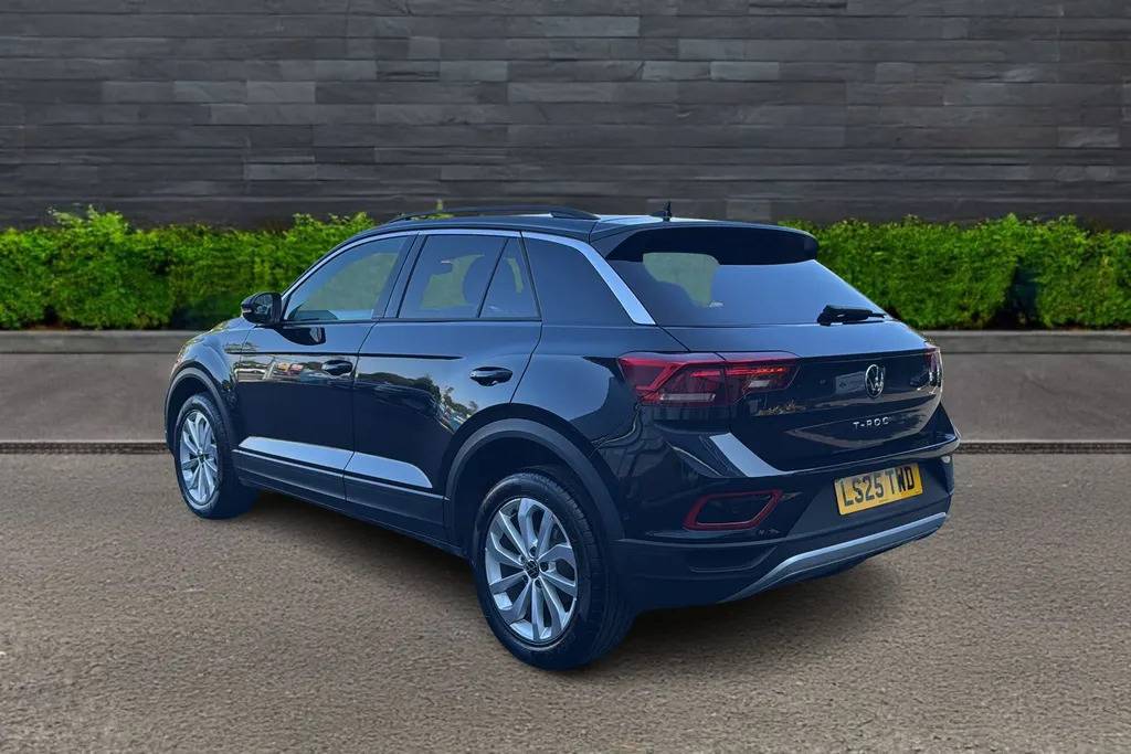 Volkswagen T-Roc 1.5 Tsi Match Dsg Black #5