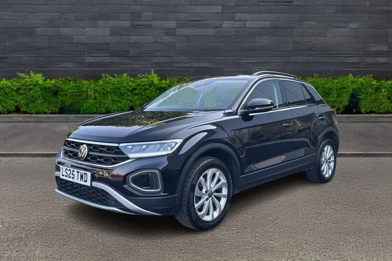 Volkswagen T-Roc 1.5 Tsi Match Dsg Black #3