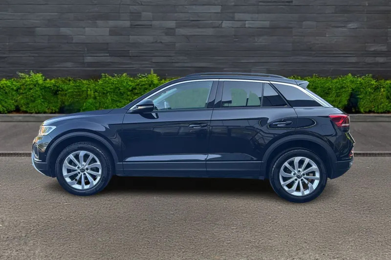 Volkswagen T-Roc 1.5 Tsi Match Dsg Black #4