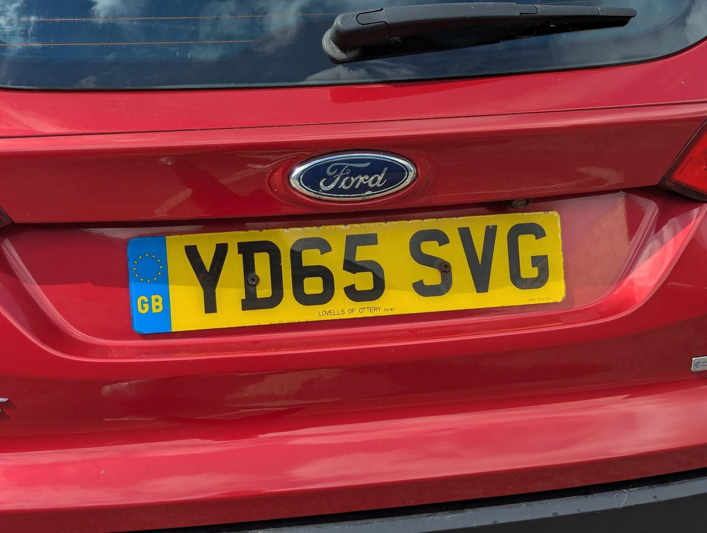Ford Focus Zetec S 1.0 125 In Race Red With 59K Red #20