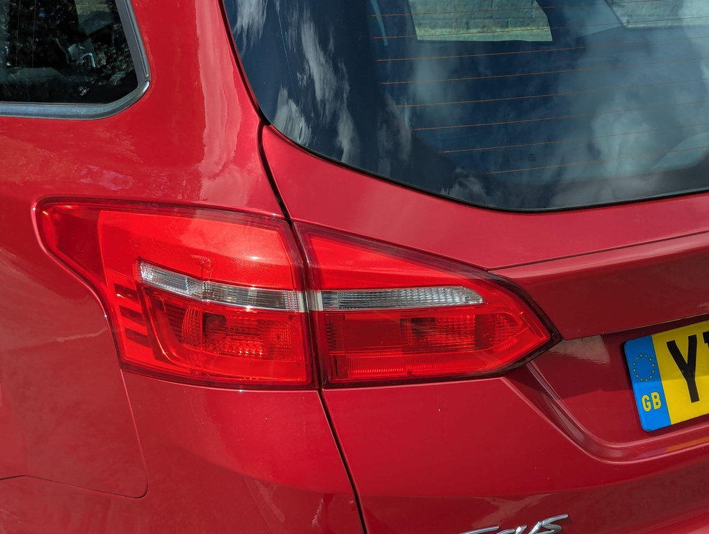 Ford Focus Zetec S 1.0 125 In Race Red With 59K Red #18