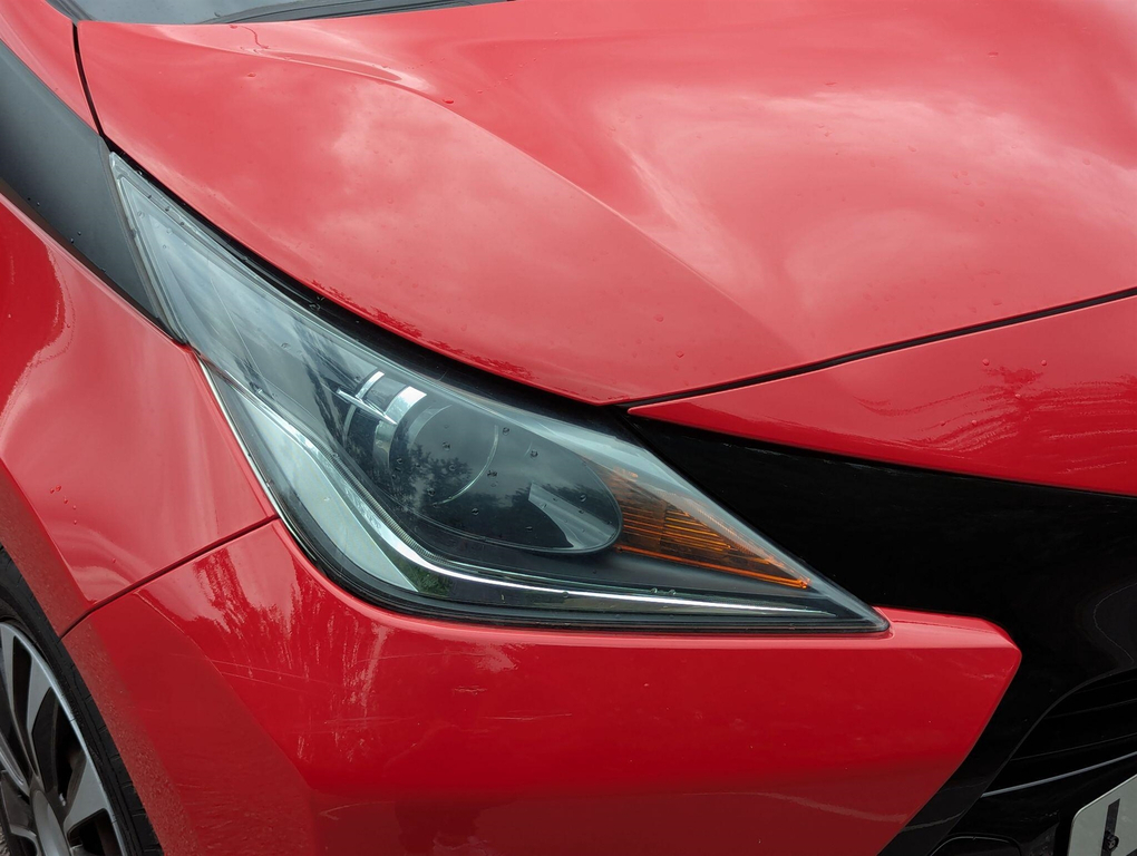 Toyota Aygo 1.0 Vvt-i X-play X-shift 69 Bhp Red #31