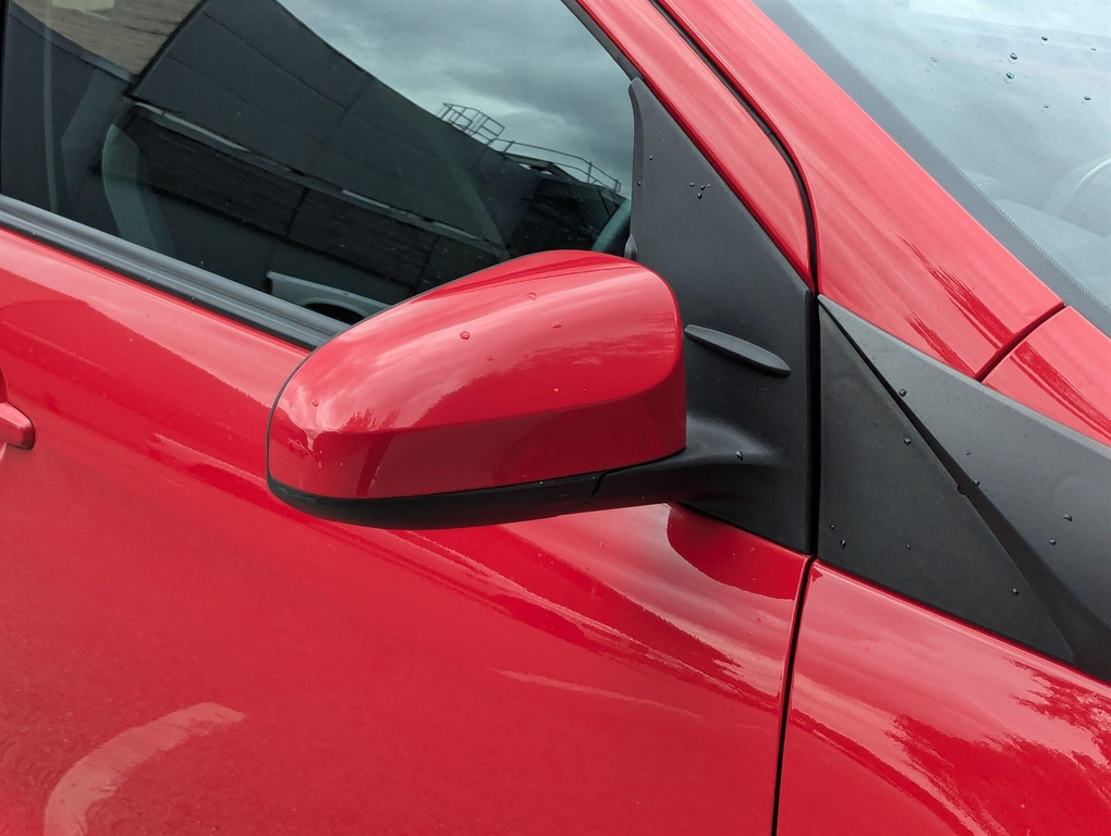 Toyota Aygo 1.0 Vvt-i X-play X-shift 69 Bhp Red #29