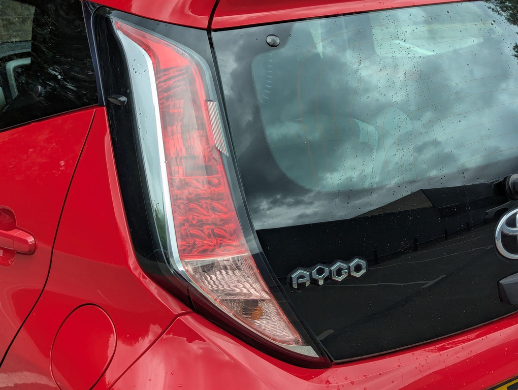 Toyota Aygo 1.0 Vvt-i X-play X-shift 69 Bhp Red #22