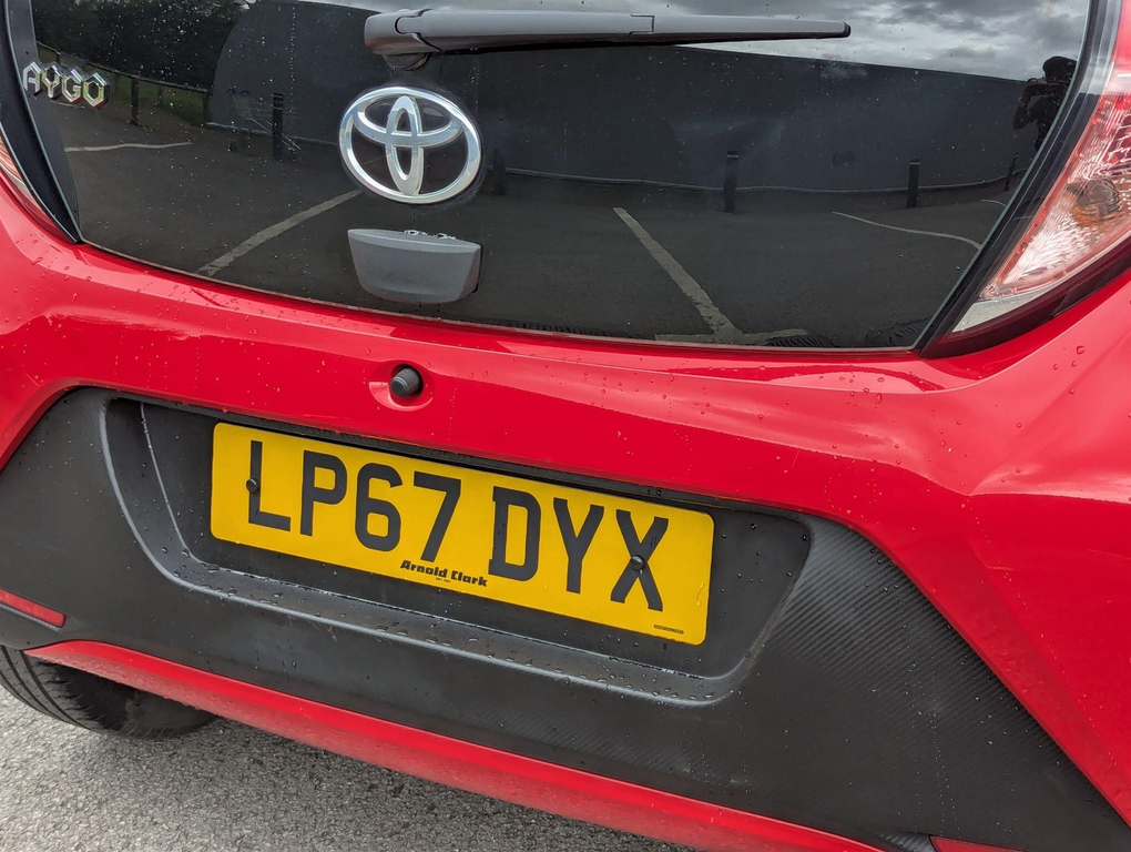 Toyota Aygo 1.0 Vvt-i X-play X-shift 69 Bhp Red #24