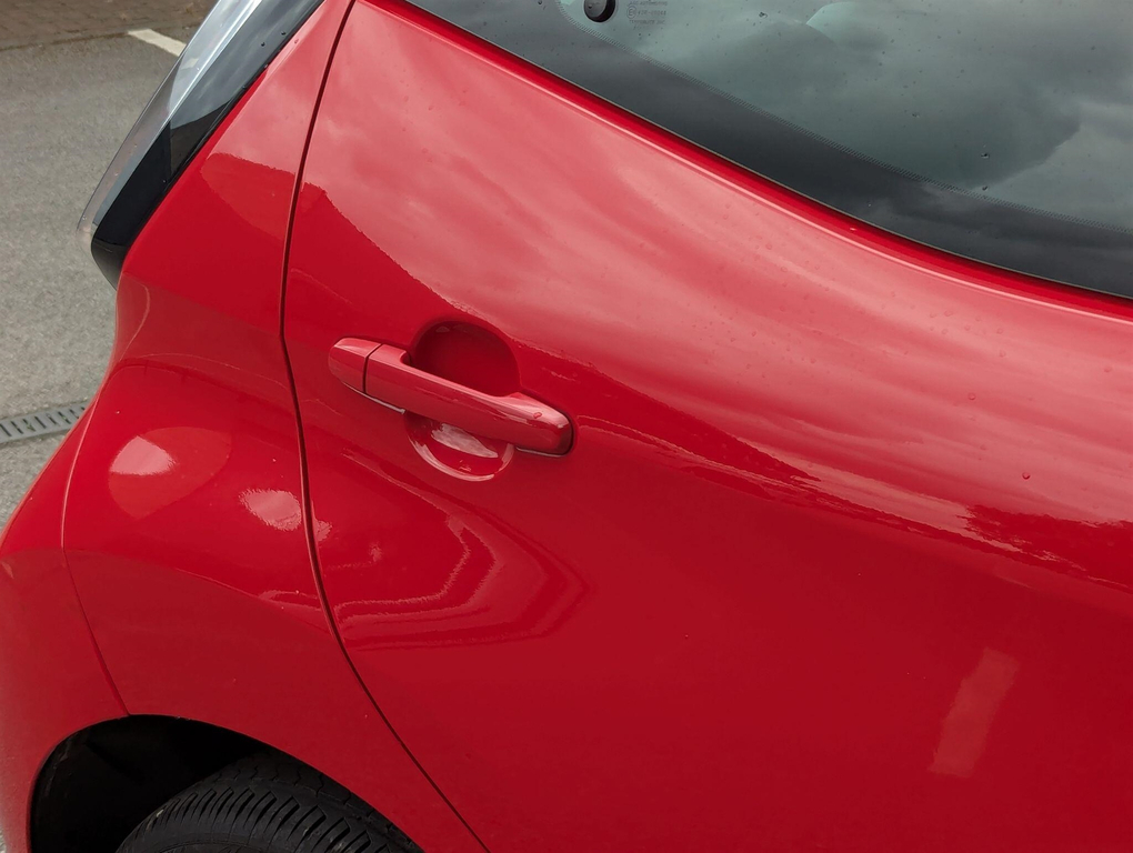 Toyota Aygo 1.0 Vvt-i X-play X-shift 69 Bhp Red #27