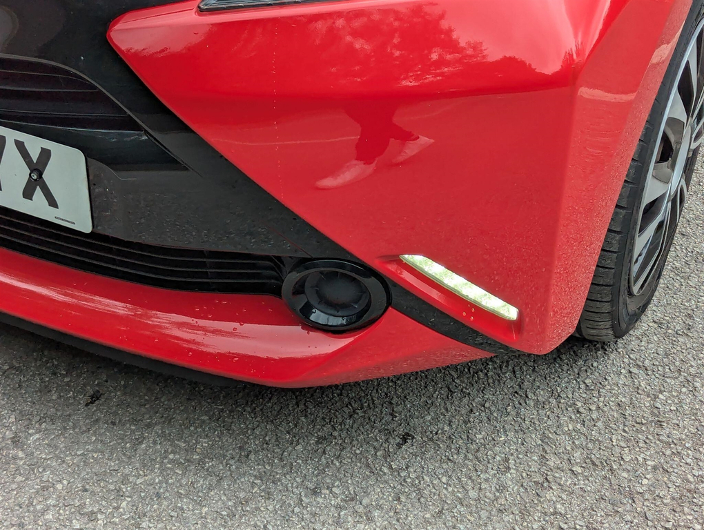 Toyota Aygo 1.0 Vvt-i X-play X-shift 69 Bhp Red #17