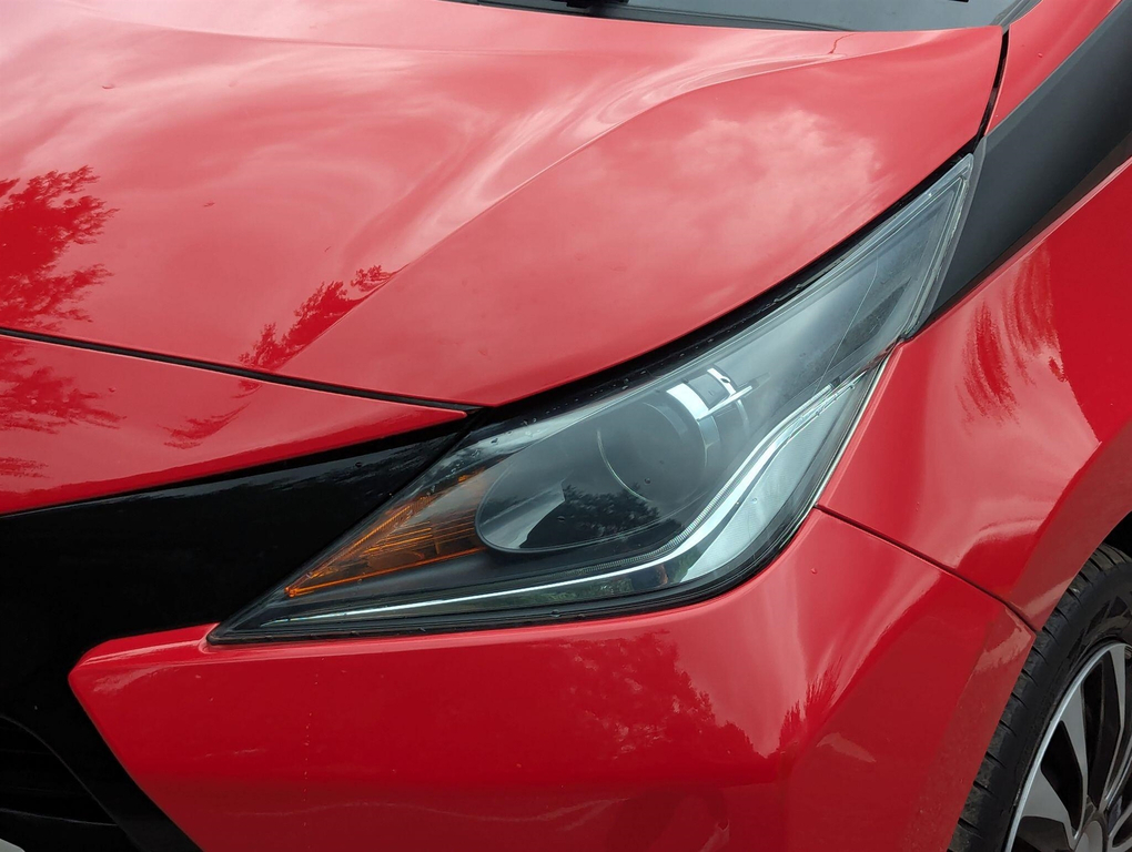 Toyota Aygo 1.0 Vvt-i X-play X-shift 69 Bhp Red #18
