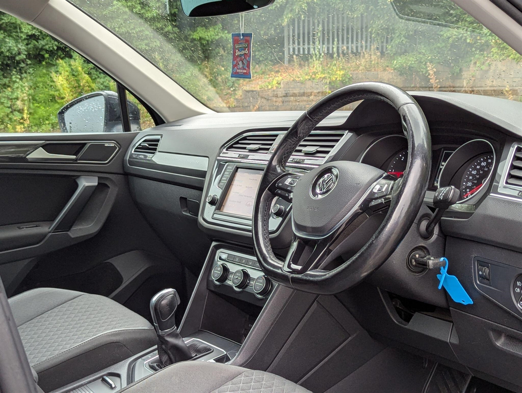 Volkswagen Tiguan 2.0 Tdi Bluemotion Tech Se Navigation Dsg Euro 6 #5