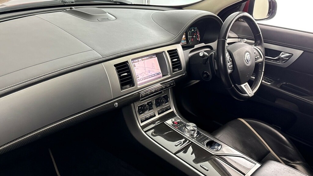Jaguar XF 3.0 D V6 Portfolio 2013 Red #5