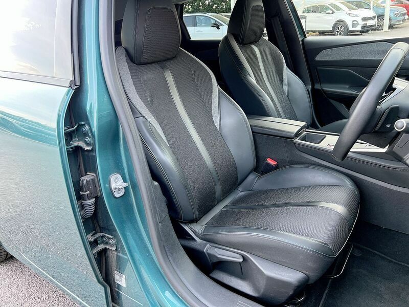 Peugeot 308 1.2 Puretech Active Premium Eat8 White #33