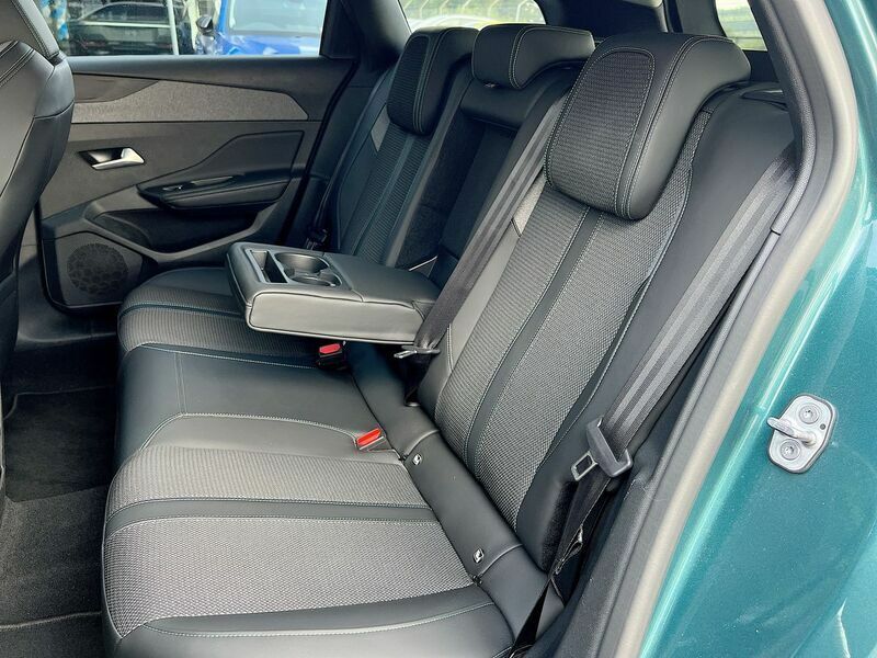 Peugeot 308 1.2 Puretech Active Premium Eat8 White #35