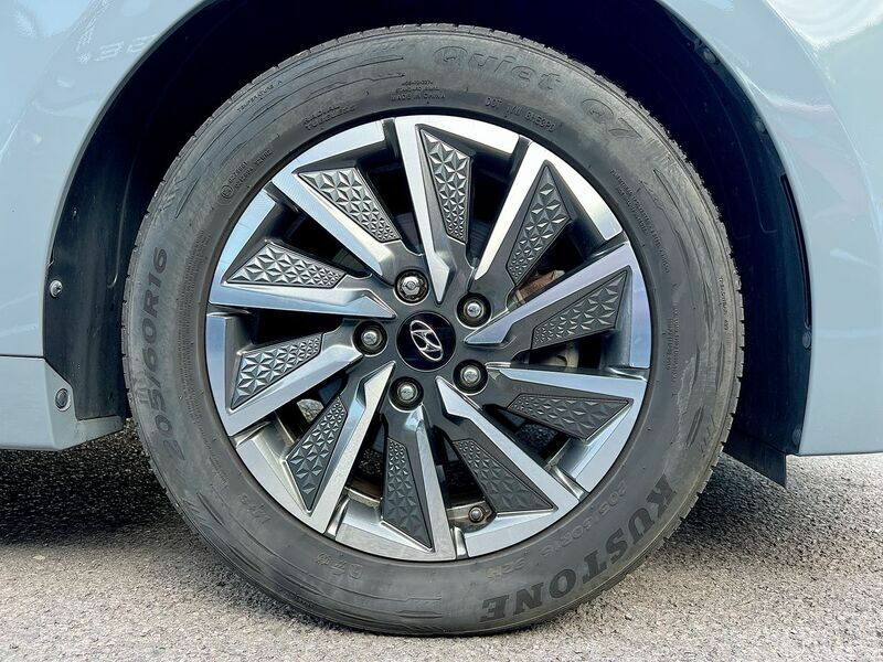 Hyundai Ioniq Se Connect Blue #17