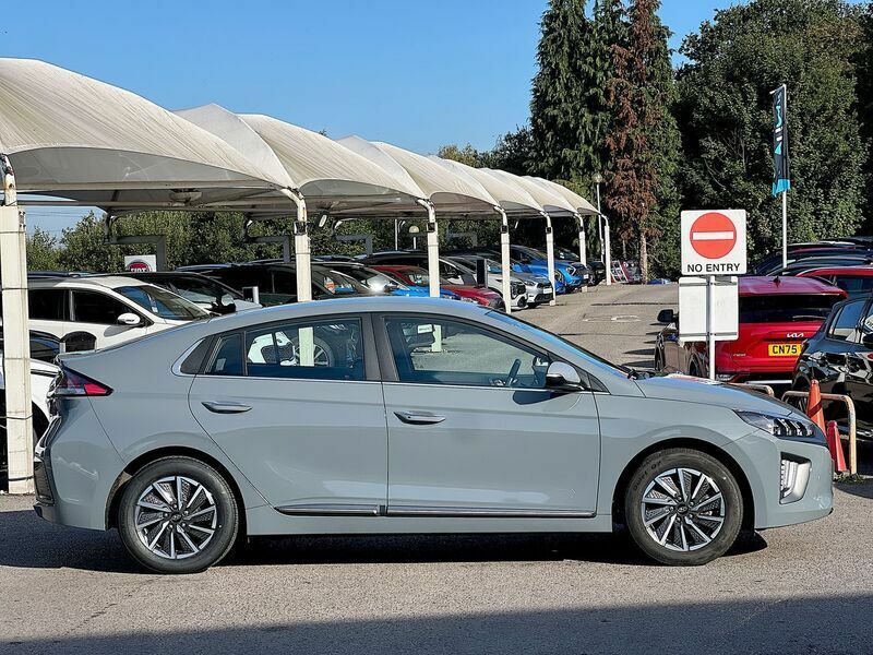 Hyundai Ioniq Se Connect Blue #16